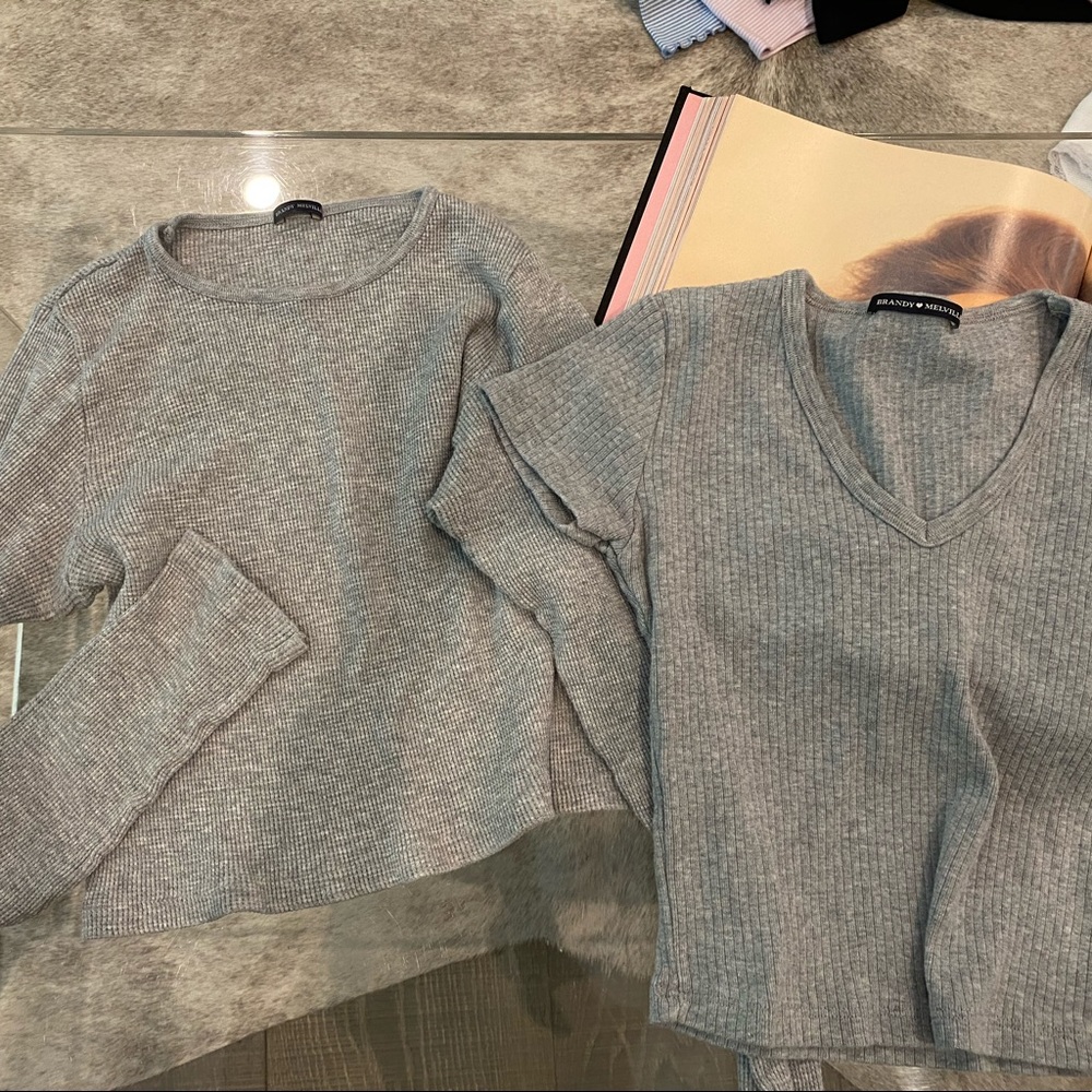 2 FOR 1! Brandy Melville Grey Tops Size xS 🌈